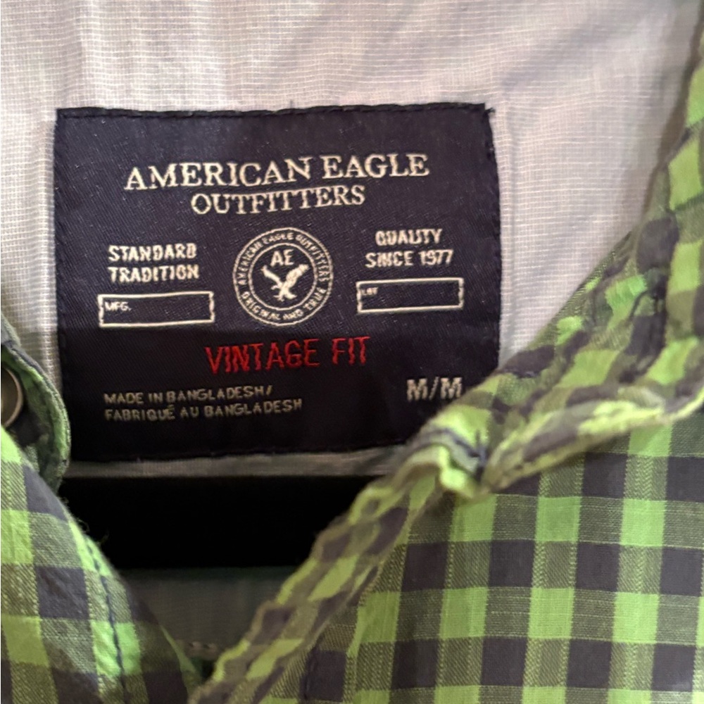 American Eagle Vintage fit- snap buttons size medium
Great condition